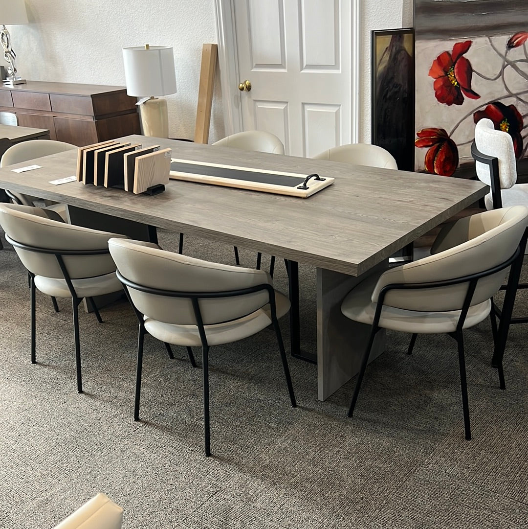 Amisco Table with Six Chairs Devos Furniture Inc.