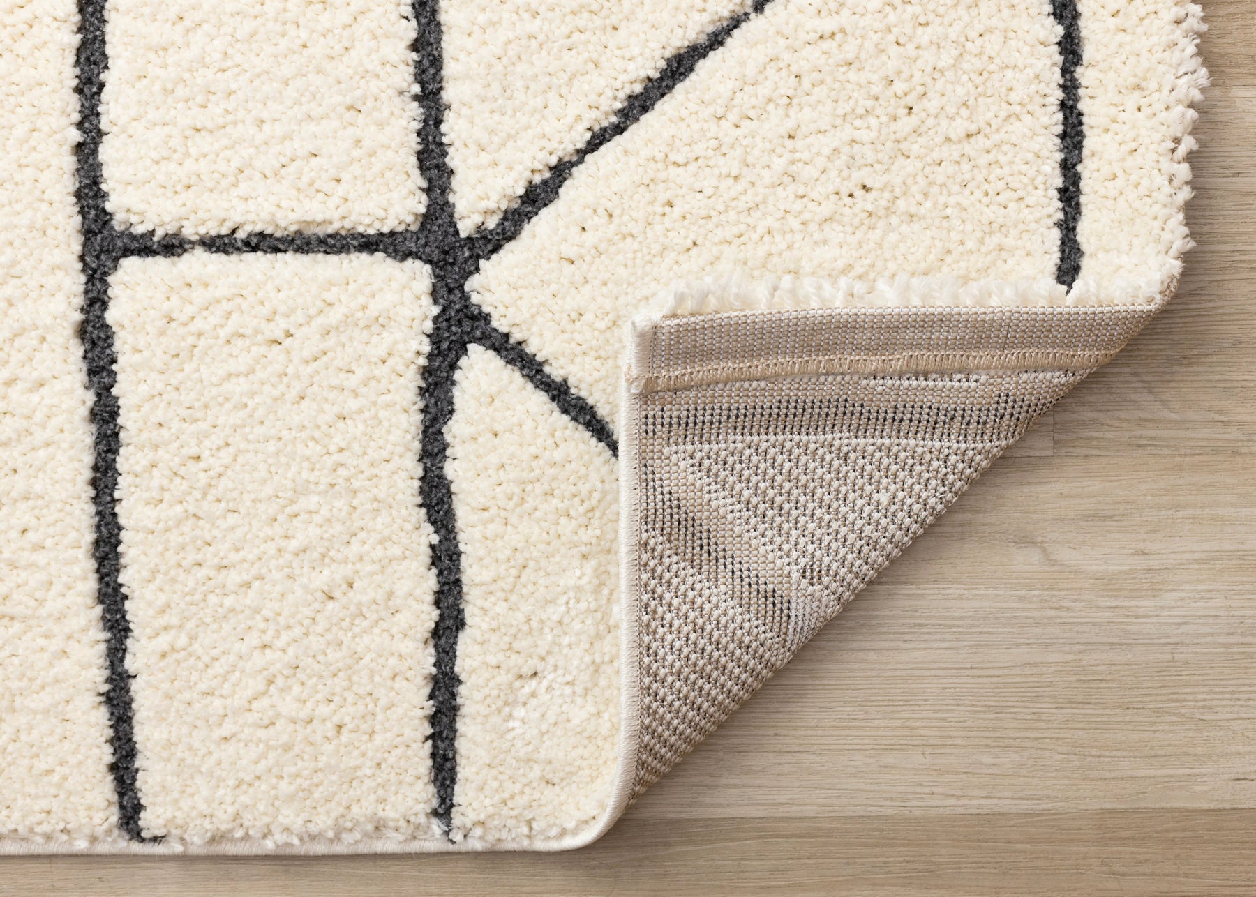 Lattice Design Rugs Talia Cream Black Geometric Lattice Design Rug – Devos Furniture Inc.